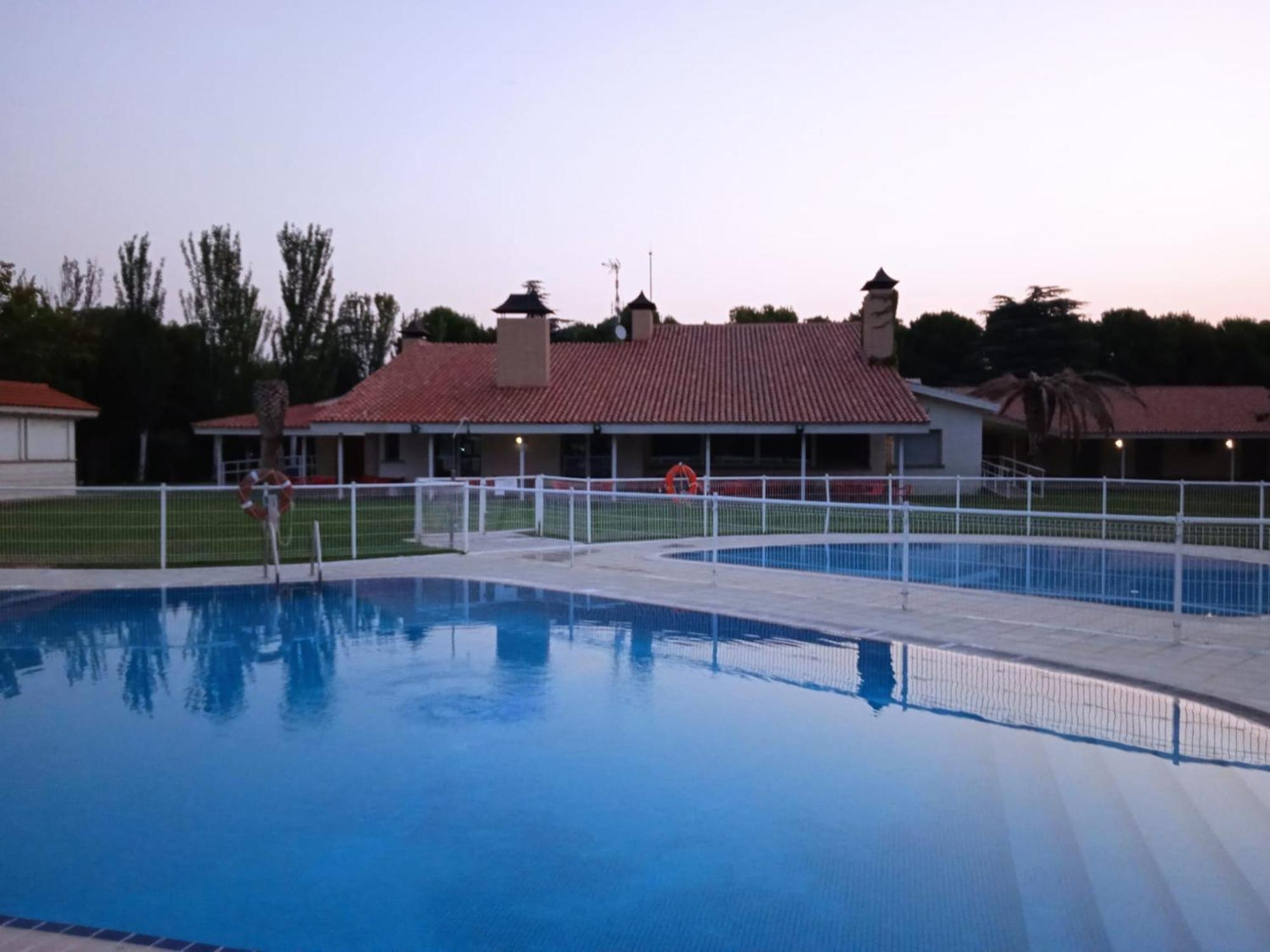 Albergue Zaragoza Camping Exterior photo